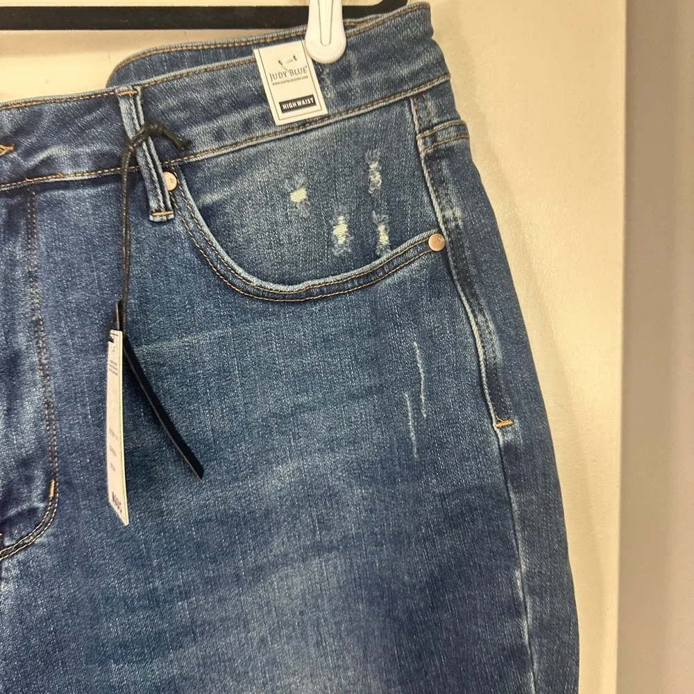 Judy Blue HiWaist Slim Fit Tummy Control Dark Wash Slight Distress Jeans NWT 22W